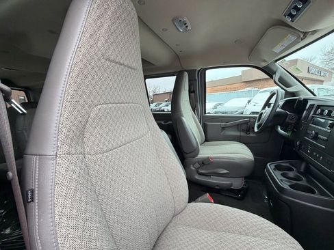 Used 2025 Chevrolet Express 3500 LT w/ LT Preferred Equipment Group image 14