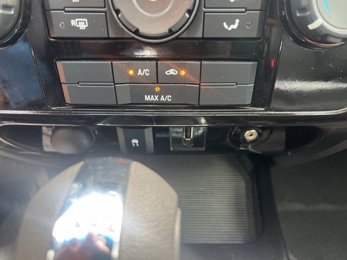 Used 2009 Ford Escape Limited AWD/4WD image 20