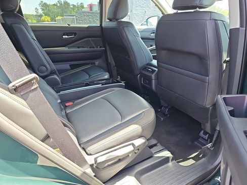 Used 2024 Nissan Pathfinder SL w/ SL Premium Package image 11