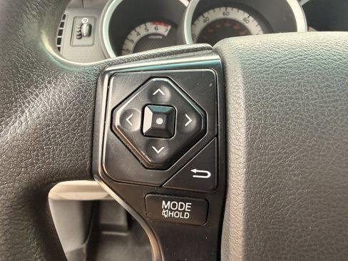 Used 2015 Toyota Tacoma 4x4 Access Cab image 29