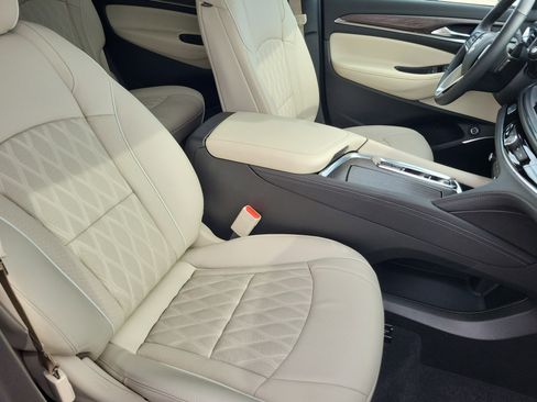 Used 2024 Buick Enclave Avenir w/ Avenir Technology Package image 10