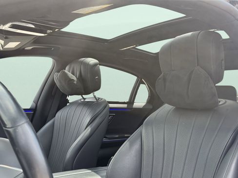 Used 2022 Mercedes-Benz S 580 4MATIC Sedan w/ AMG Line Package image 28