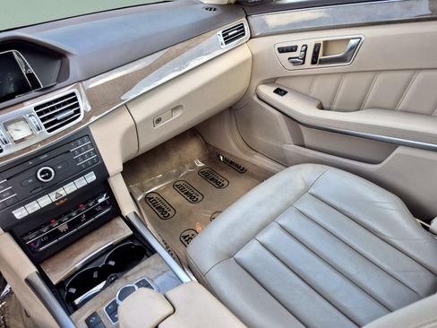 Used 2016 Mercedes-Benz E 350 Sedan w/ Premium Package image 17