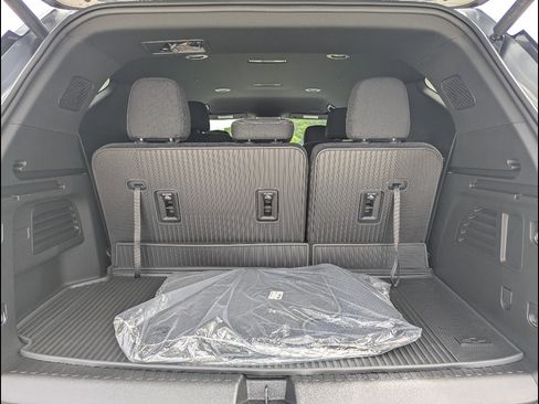 New 2026 Chevrolet Traverse LT w/ LPO, Floor Liner Package FWD image 16