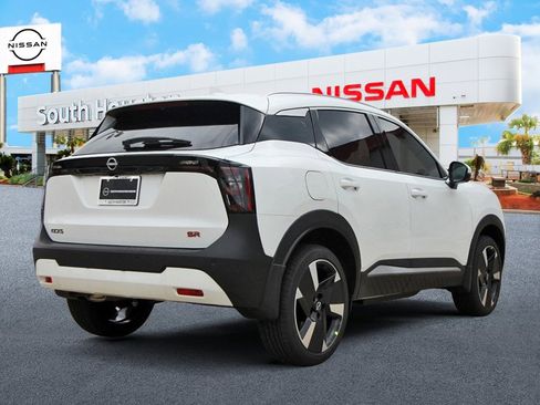 New 2025 Nissan Kicks SR image 4