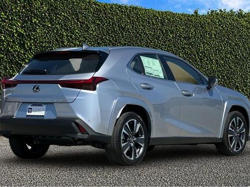 New 2026 Lexus UX 300h FWD image 5