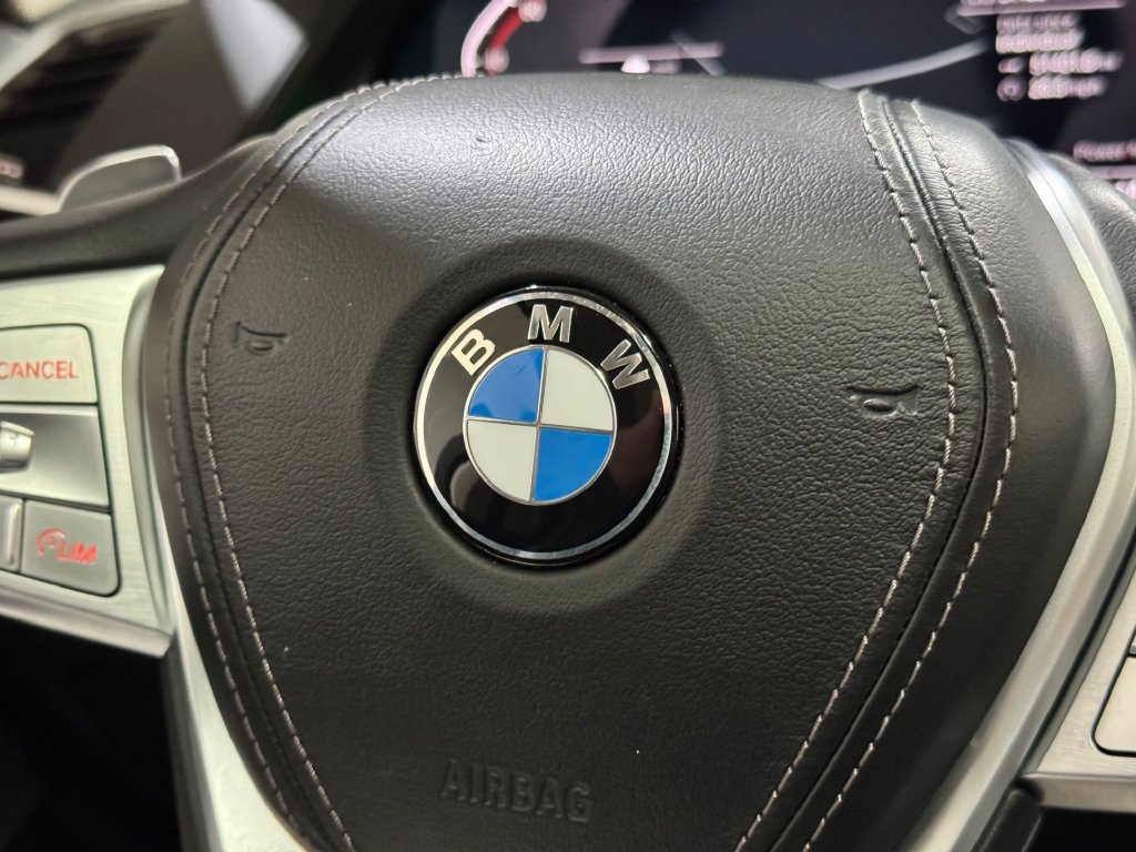 Used 2021 BMW X7 xDrive40i w/ Premium Package AWD/4WD image 21