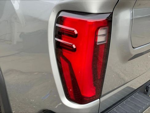 Used 2024 GMC Sierra 2500 Denali Ultimate AWD/4WD image 27