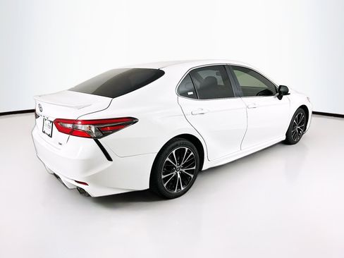 Used 2018 Toyota Camry SE FWD image 9