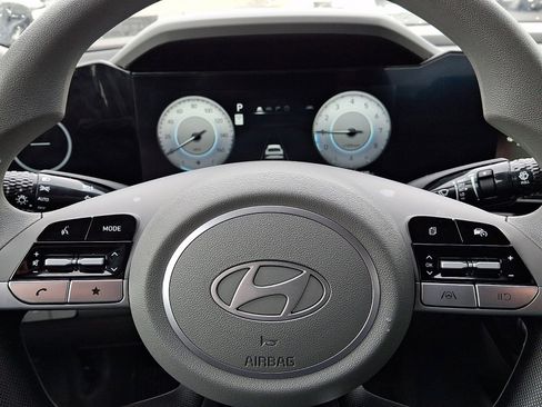 Certified 2024 Hyundai Elantra SEL image 19