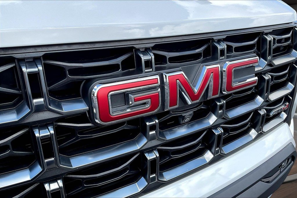 Used 2024 GMC Canyon AT4 w/ Technology Package AWD/4WD image 37
