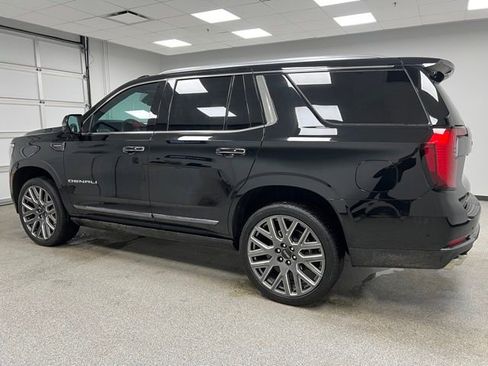 Used 2025 GMC Yukon Denali Ultimate w/ LPO, Floor Liner Package AWD/4WD image 6
