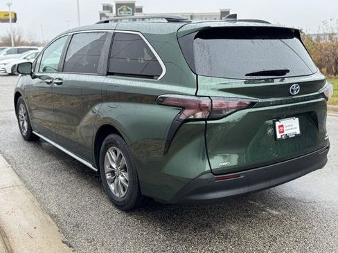 Certified 2023 Toyota Sienna XLE image 45