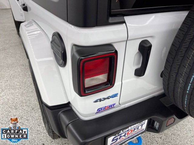 Used 2024 Jeep Wrangler Unlimited w/ Convenience Group AWD/4WD image 13