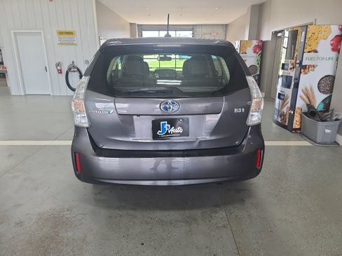 Used 2012 Toyota Prius V Five FWD image 6