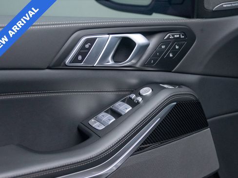 Used 2025 BMW X7 M60i w/ Executive Package image 24