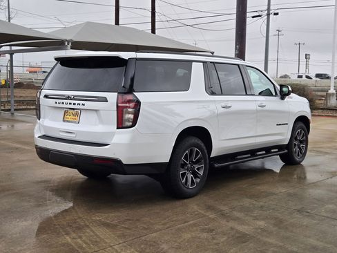 Certified 2021 Chevrolet Suburban Z71 image 3