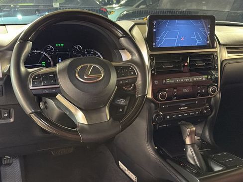Certified 2022 Lexus GX 460 Luxury w/ Sport Design Package AWD/4WD image 17