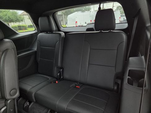 Used 2023 Chevrolet Traverse High Country w/ LPO, Floor Liner Package FWD image 36