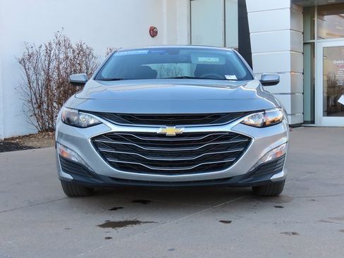 Used 2024 Chevrolet Malibu LT image 3