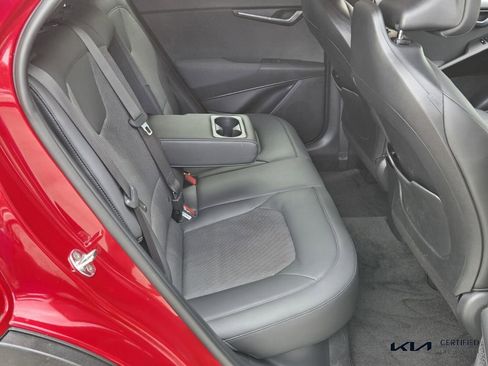 Certified 2023 Kia Niro EX FWD image 18