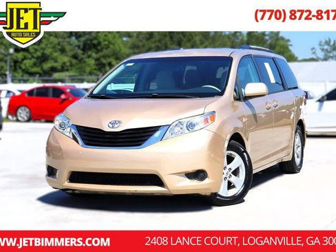 Used 2011 Toyota Sienna LE FWD image 1