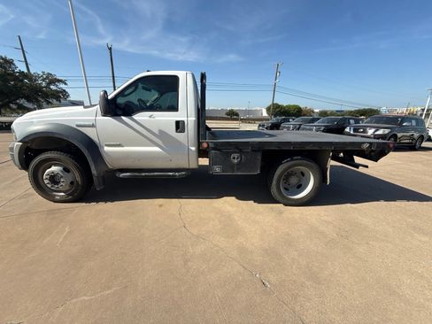 Used 2006 Ford F550 4x4 Regular Cab Super Duty image 4