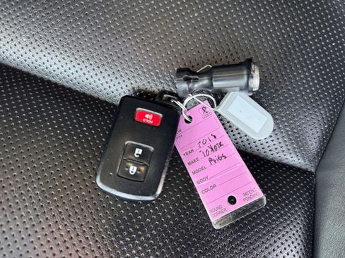 Used 2018 Toyota Prius C Four w/ Carpet Mat Package image 33