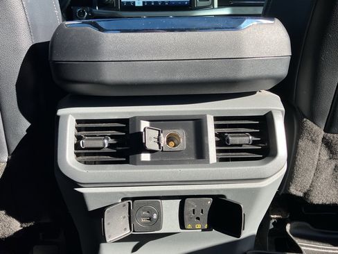 Used 2021 Ford F150 Lariat image 34