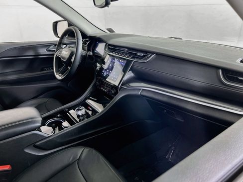 Used 2023 Jeep Grand Cherokee Laredo w/ Luxury Tech Group I image 28