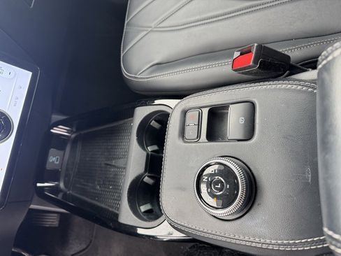 Used 2022 Ford Mustang Mach-E Select image 16