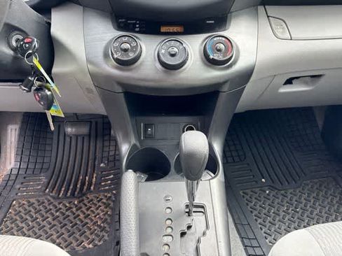 Used 2012 Toyota RAV4 FWD w/ Value Pkg image 19