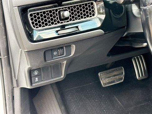 Used 2023 Honda Civic Sport image 10