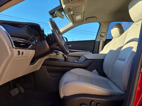 Certified 2023 Cadillac XT4 Luxury w/ Cold Weather Package image 16