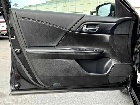 Used 2013 Honda Accord Sport image 25