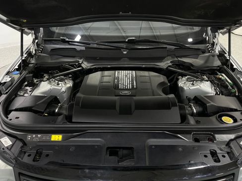 Used 2018 Land Rover Discovery SE image 28