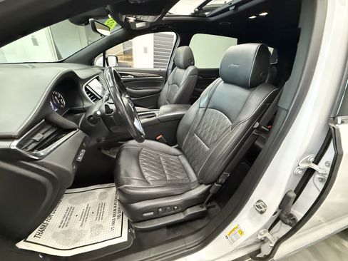 Used 2023 Buick Enclave Avenir image 14