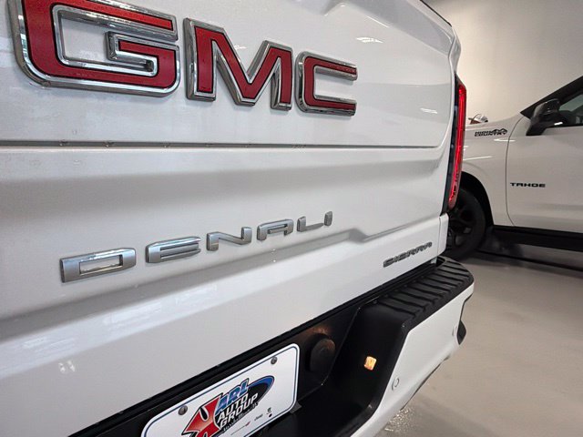 Used 2023 GMC Sierra 1500 Denali w/ Denali Reserve Package AWD/4WD image 11