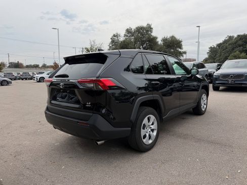 Used 2023 Toyota RAV4 LE image 6
