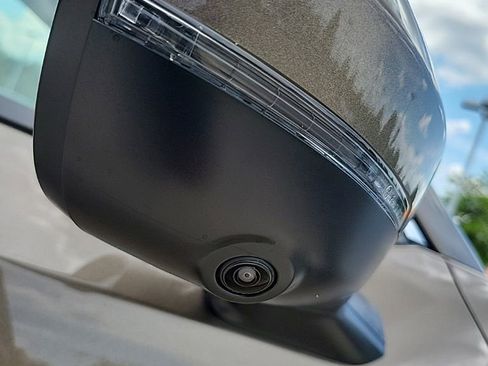 New 2025 Nissan Kicks SR w/ SR Premium Package image 11