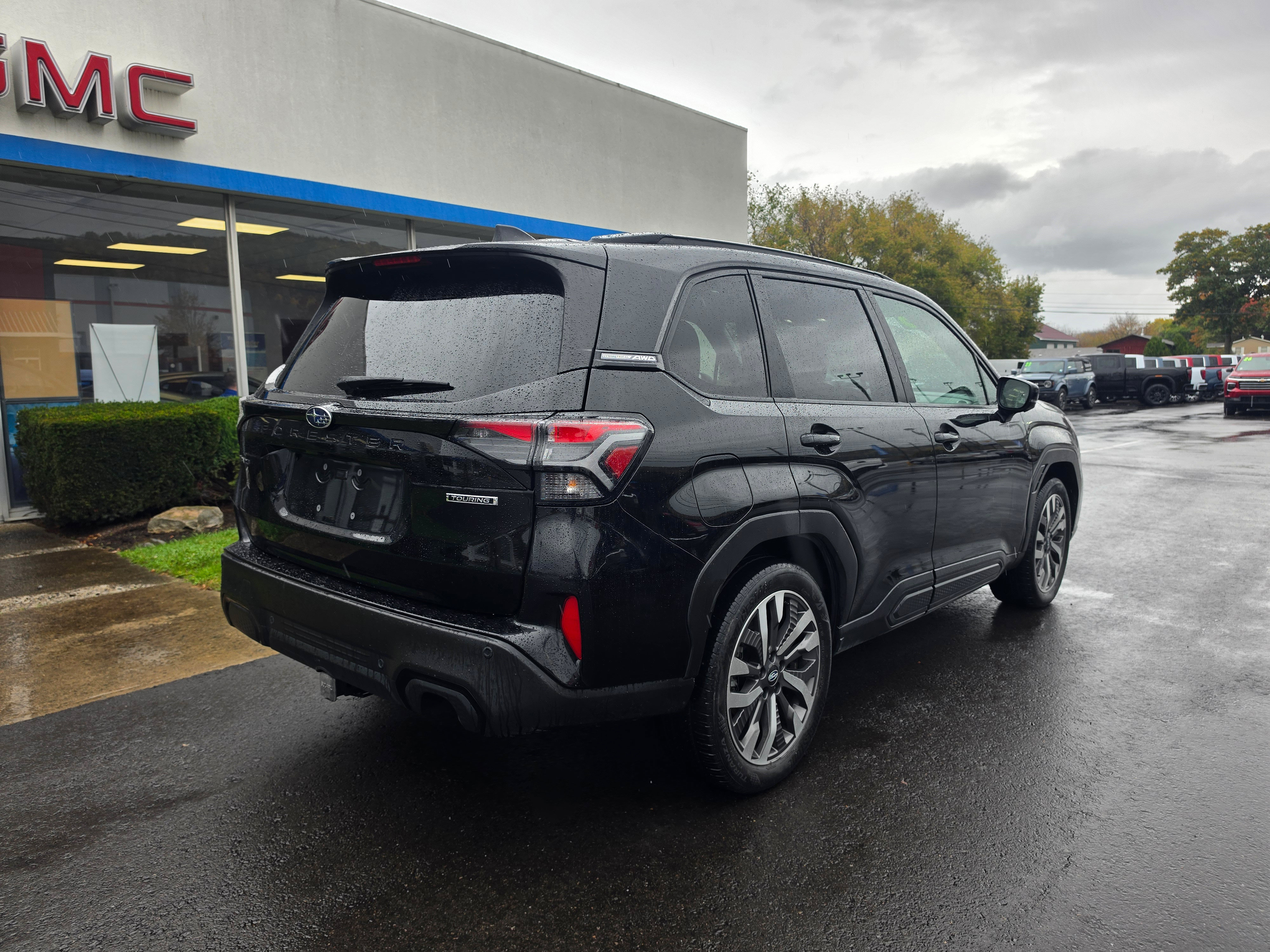 Used 2025 Subaru Forester Touring AWD/4WD image 3