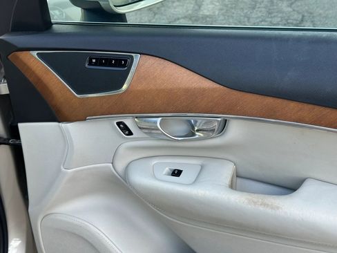 Used 2017 Volvo XC90 T6 Inscription w/ Vision Package image 23