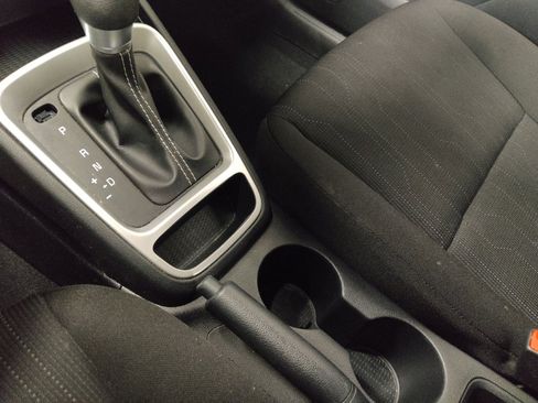 Used 2020 Hyundai Venue SE image 26