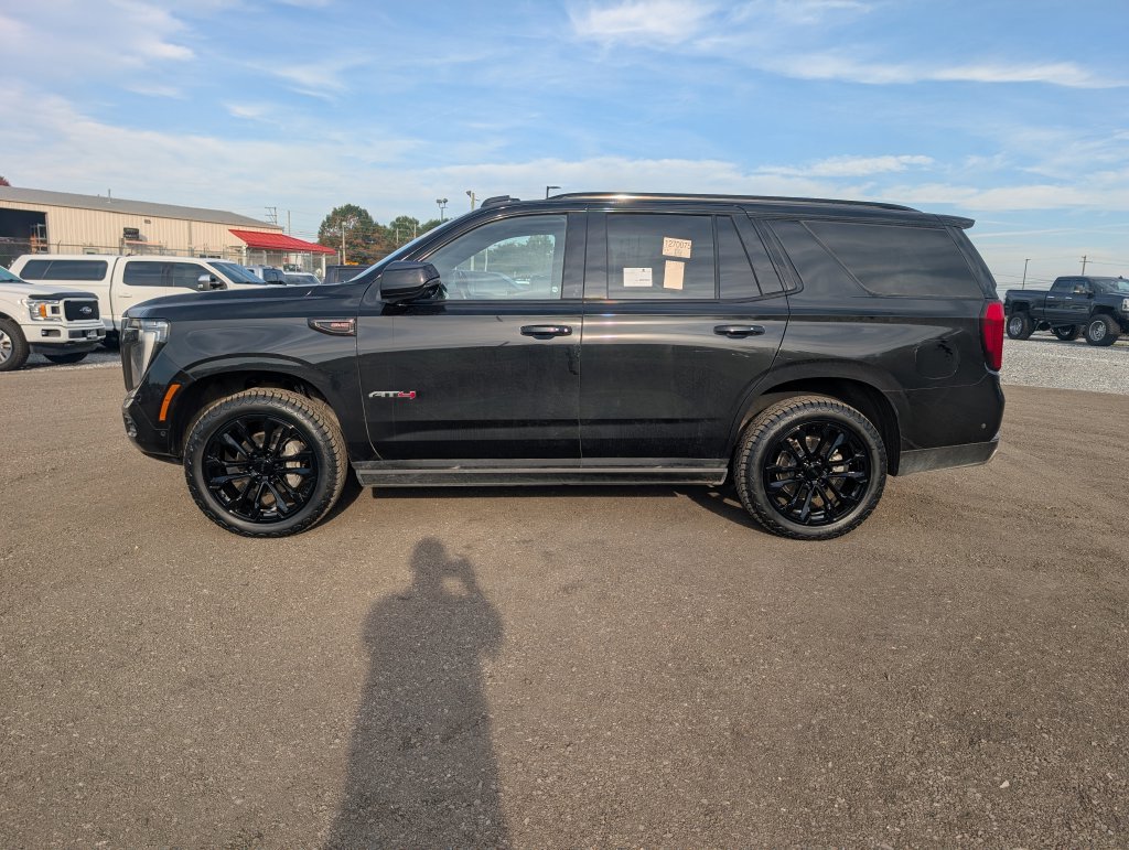 Used 2025 GMC Yukon AT4 Ultimate w/ LPO, Floor Liner Package AWD/4WD image 3