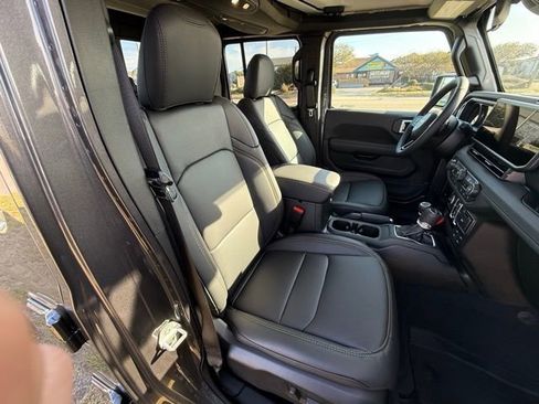 New 2026 Jeep Gladiator Sport image 11