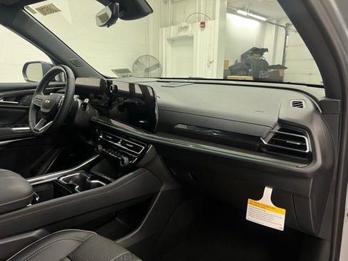 New 2026 Chevrolet Traverse High Country w/ LPO, Floor Liner Package AWD/4WD image 22
