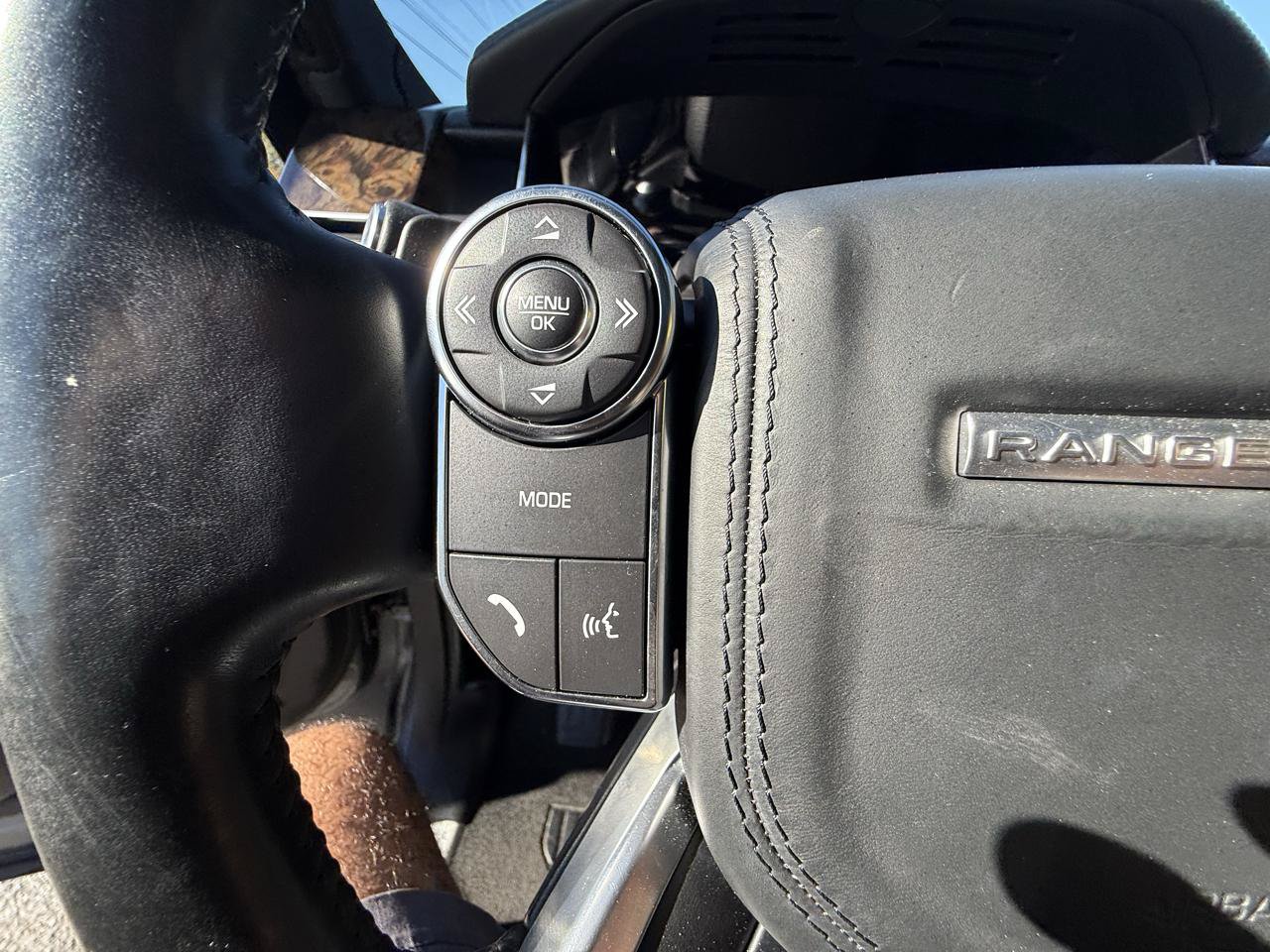 Used 2016 Land Rover Range Rover Supercharged AWD/4WD image 37