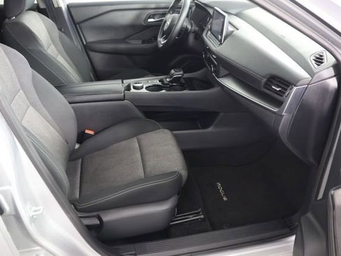 Used 2024 Nissan Rogue SV image 21