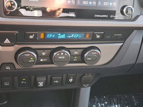 Used 2020 Toyota Tacoma TRD Sport image 16