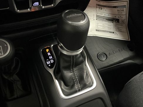 New 2026 Jeep Gladiator Sport AWD/4WD image 18